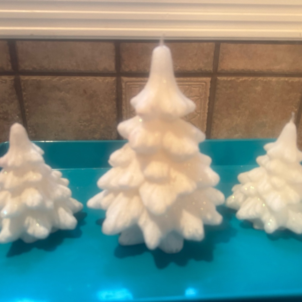 3 Vtg Lava White Christmas Tree Candles. Holiday glitter   5 1/4“ & 7 1/2 Rare